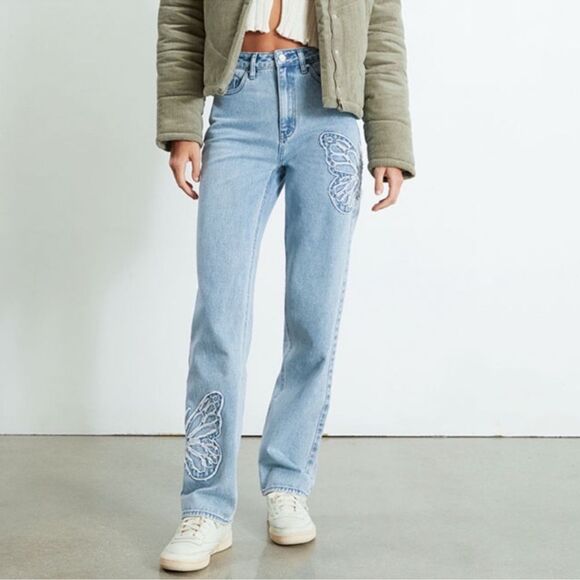 ★ Pacsun Butterfly Patch “90’s Boyfriend” Jeans ★ - Picture 1 of 7